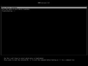 Näkymä tietokoneen käynnistysvalikkoon Abitti 2 -kokelastikun käynnistyessä